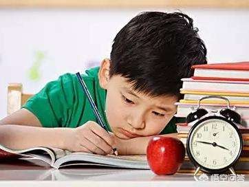 [3学生捡到2岁幼童]别人扔的小孩的东西可以捡吗？
