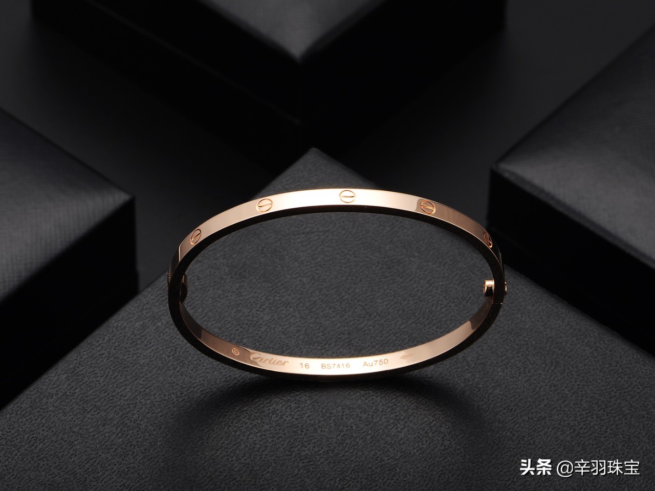 戴项链引发首饰病
