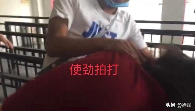 [制止插队遭男子猛踹]开车红绿灯前强行插队的人，有什么办法制止？