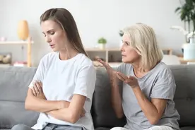 婆婆带娃6年被儿媳无声出局深感委屈，婆媳关系真的不能亲如母女图片