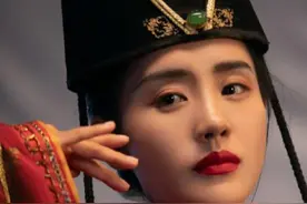 从秋雅变身东方不败！王智穿红衣古装太惊艳，回归演员乘风再破浪图片