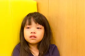 长大后，不要轻易原谅父母：经历3道坎，你才走得出原生家庭之痛图片