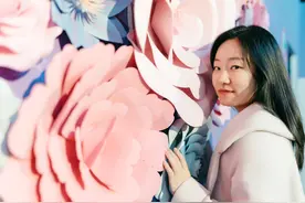 小说：初恋不告而别13年后突然出现，拉开他抽屉我才知他消失真相图片