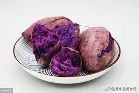 来跟我学做椰蓉糯米紫薯卷，非常低脂又解馋的下午茶美食，安排上图片