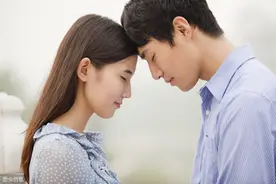 在校学生的暗恋：该不该表白？图片