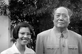 晚年毛主席喜欢看李小龙电影，每到精彩部分，他都会鼓掌：打得好图片