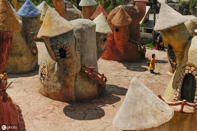 我国唯一一个“小矮人王国”，身高都不到1.3米，网友：想去看看