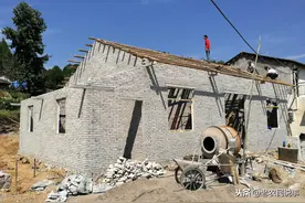 农村“怪相”：建好了房子不装修，不住人，为啥？后悔了吗？图片