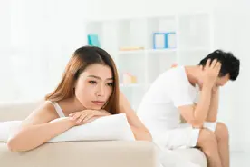 小说：离婚女人对新来帅同事生好感，准备向他表白时却僵在原地图片