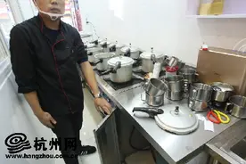 杭州消防突击餐饮店 检查液化石油气钢瓶消防隐患图片