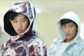 儿子到医院替亲爹出气抱打不平视频封面