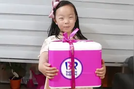 亲子互动，爸爸开车带小萝莉出去买冰淇淋，好好吃呀视频封面