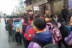 校外“小饭桌”：托管还是脱管？图片