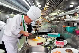 为什么餐厅大厨大多是男性，家里做饭的却是女性？图片