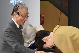 “花样爷爷”李顺载演技人生60周年祝贺礼 后辈刘延锡、李瑞镇亮相图片