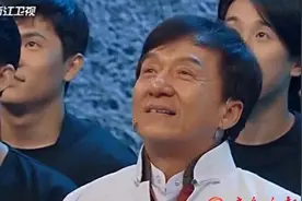 《王牌对王牌》第二季成龙大哥哭了 现场发生了什么图片