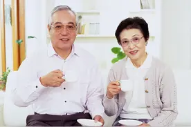 养老金领取计算器：五险一金交了这么多年 退休后能拿多少？图片