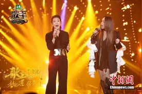 林忆莲《歌手》摘冠 张惠妹助阵帮唱图片