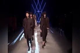 板蓝根居然可以作为服装的染色剂，染出来的颜色叫靛蓝色！