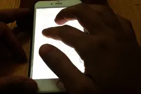 牛人用iPhone拨号键弹出《富士山下》，好听图片