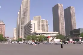 罚100元记3分，机动车人行横道未停车礼让行人这样罚！视频封面