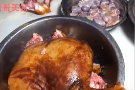 玉林荔枝配狗肉，大口喝酒大口吃肉，一条街几十家狗肉馆生意火爆视频封面