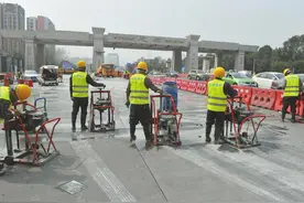 成都双流机场高速收费站大修，搭乘航班请提早出发图片