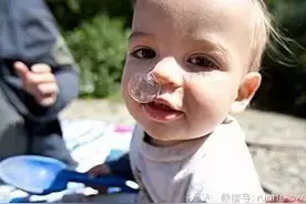 粗鲁的宝妈导致宝宝鼻子出血，别再这样毁宝宝的鼻子图片