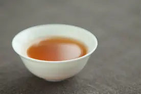 市集|佤山滇红口粮茶·伴春红图片