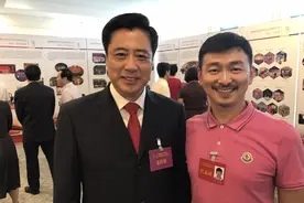 巴蜀笑星叮当当选为中国曲协副主席 师父李伯清、沈伐热烈祝贺图片