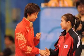 张怡宁世乒赛解说遇福原爱 张怡宁让球打哭福原爱过程图片