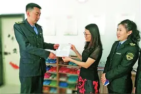 食品安全备案证为小饭桌把好入“口”关图片