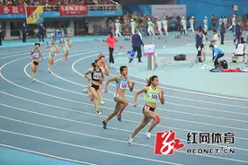 田径女子400米 湘妹子童曾欢获铜牌图片