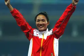 高清全运会女子400米栏，山东队选手王欢夺冠图片