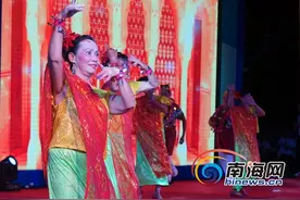 文昌广场舞大赛总决赛：舞种多彩丰富《印尼风情》欢乐上演图片