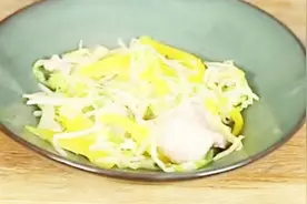 蔬菜好吃的秘密，全在这个铁板里，做法好吃又简单！视频封面