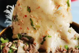 卤肉铺盖面图片