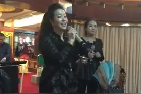 内蒙古二位美女唱着敬酒歌好听视频封面