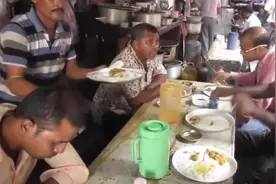 中国老板去印度考察筷子生意 当他看到印度人的用餐方式 当晚回国视频封面