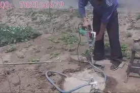 不断叠加，民间牛人发明手持小型电动打井机，超快又便携视频封面