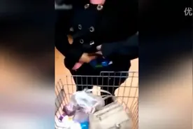 逆天了！实拍美女小偷裤裆里藏赃物，这个女人的裤裆不简单啊！图片