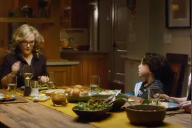 外国家庭吃饭跟中国家庭有什么不同，气氛值得学习