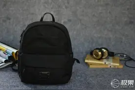 能调温度的智能防盗背包， 送给女友的不二选择图片
