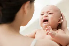 揭秘宝宝哭闹6大原因！如何让宝宝快速安静下来？图片