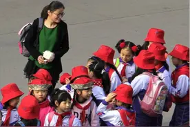 视角|又到春游时图片