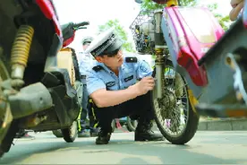 “禁摩限电”考验政府法治能力图片