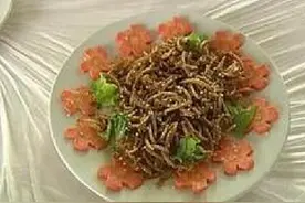 别不信！在农村，蛆也是宝贝......图片