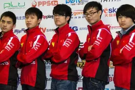 lol若风厂长微笑草莓和卷毛 WE昔日五虎齐聚同一平台图片