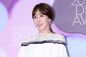 金廷恩3月美国举行婚礼 牵手交往3年男友图片