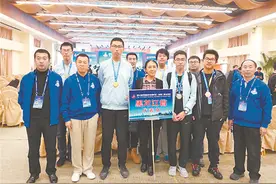 中国化学奥林匹克决赛
师大附中学子夺金保送北大图片